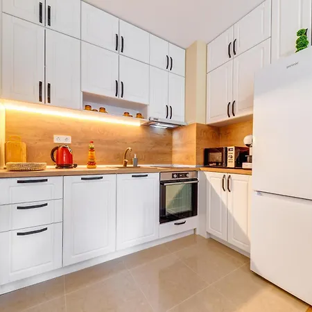 Forest Harmony 1bd With Balcony & Parking By Flat Manаger * 스몰랸