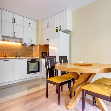 Forest Harmony 1bd With Balcony & Parking By Flat Manаger * 스몰랸