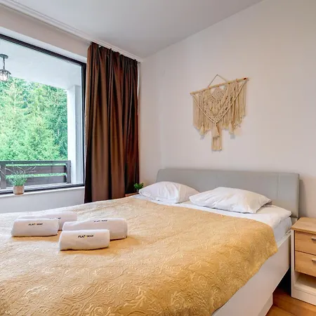 아파트 Forest Harmony 1bd With Balcony & Parking By Flat Manаger 스몰랸